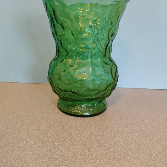 EO Brody Vintage Crinkle Pattern Flared Forest Green Vase - Picture 2 of 3